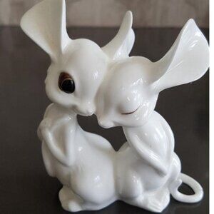 Rare Royal Osborne white bone china pair of loving Mice model In excellent
